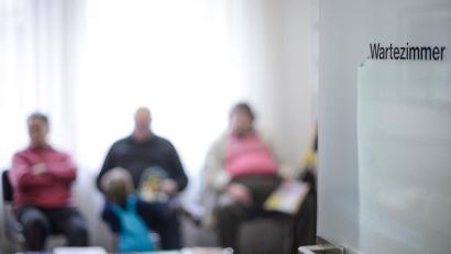 Bild: Sina Schuldt/dpa
Viele niedergelassene Ärztinnen und Ärzte klagen darüber, dass Patienten Termine buchen und diese dann einfach verstreichen lassen.