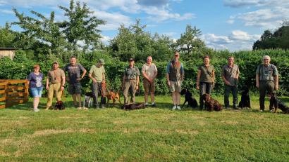 Bild: Fiebak/exb
Für diese Gespanne aus Hund und Mensch verläuft der Hundekurs erfolgreich.