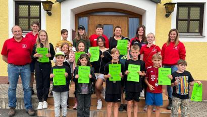 Bild: Schützenverein Edelweiß Siegritz/exb
Die Teilnehmer des Schnupperschießens im Ferienprogramm der Stadt Erbendorf mit ihren Urkunden.