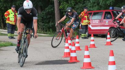 Bild: Hirsch
Die 24 km lange Radstrecke führt beim sechsten Seenland-Triathlon von Steinberg am See Richtung Schwandorf und weiter nach Naabeck.