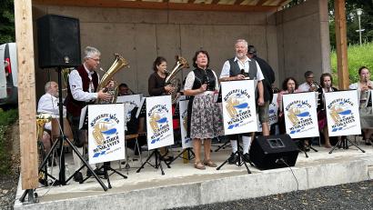 Bild: gi
Für das Gesangsduo Brigitte Beer und Harald Faltenbacher ist der Walzer „Im schönen Prag“ eine Herzenssache.