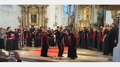 Bild: mas
Der griechischer Kammerchor in St. Felix begeistert die Zuhörer.