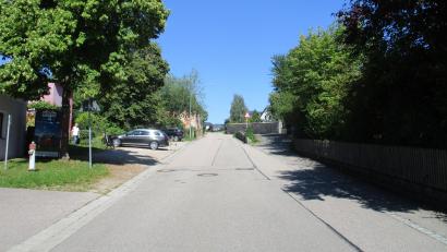 Bild: bnr
Als erstes Projekt der Städtebauförderung sollte der Vorplatz vor den Friedhof neu gestaltet werden.Die Investition dafür ist jedoch für eine Förderung zu gering.