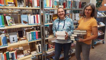 Bild: e
Regen in den Ferien heißt Hochkonjunktur für die Kümmersbrucker Gemeindebibliothek. Margit Frost (links) und Monika Fuchs-Fechtner kümmern sich um viele Leseratten aller Altersklassen.