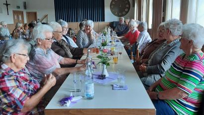 Bild: Martina Mielke/exb
Gemütliches Beisammensein beim Seniorennachmittag des Altenwerks St. Georg Pressath.