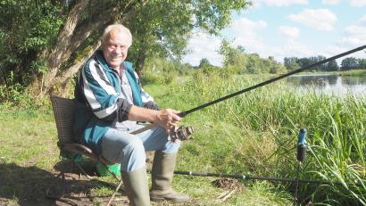 Bild: bl
Helmut Götz hat seit mehr als 40 Jahren die Naab im Blick und weiß als Gründungsmitglied des Pfreimder Anglervereins um das fragile Gleichgewicht in den betreuten Gewässern.