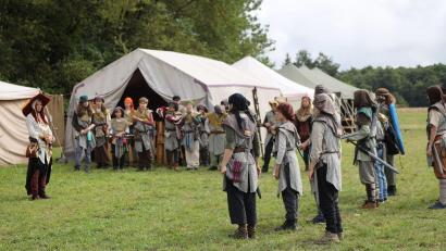 Bild: Begegnungscampus Immenreuth/exb
Zum ersten Fantasy-Jugend-Zeltlager in Immenreuth waren heuer 40 Teilnehmer angereist.