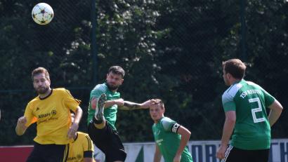 Bild: otr
Die Reuther Abwehr geriet im Derby nur selten in ernsthafte Verlegenheit. Am Ende trennten sich der TSV Erbendorf und TSV Reuth leistungsgerecht 0:0.