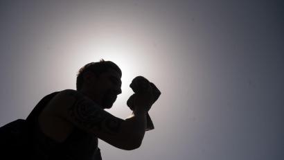 Symbolbild: Sebastian Gollnow/dpa
Der Deutsche Wetterdienst warnt vor extremer Hitze.