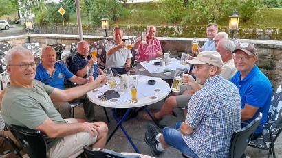 Bild: bsc
Ihre letzten Auftritte auf den Fußballplätzen liegen mittlerweile teils über 15 Jahre zurück. Nun gründeten die einstigen Alt-Herren-Fußballer des TSV Friedenfels einen Stammtisch, der sich künftig alle vier Wochen einmal treffen will.