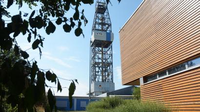 Bild: Gabi Schönberger
Der Bohrturm im Geozentrum an der KTB Windischeschenbach ist mit 83 Metern der höchste Landbohrturm weltweit.
