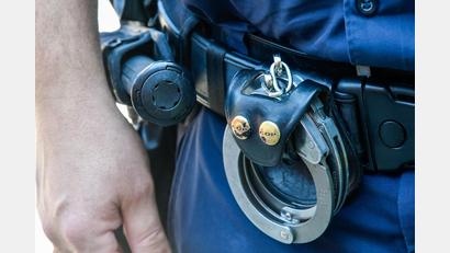 Symbolbild: Petra Hartl
Weil ein Mann mit einer Waffe mehrere Jugendliche bedroht hatte, rückte die Polizei in Hof an