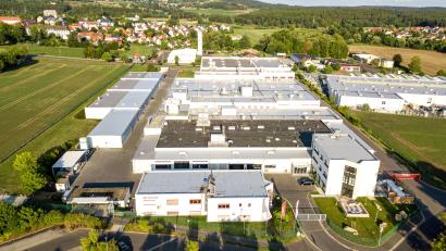 Bild: Kyocera/exb
In den kommenden drei Jahren will die Kyocera Fineceramics Europe rund 30 Millionen Euro in den Standort Selb investieren.