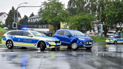 Bild: Stephan Huber
Schon wieder sind auf dieser Kreuzung der Kastler- und Hockermühlstraße in Amberg zwei Autos zusammengestoßen: Diesem Unfall am Montagvormittag folgte mittags noch ein zweiter mit drei Fahrzeugen.