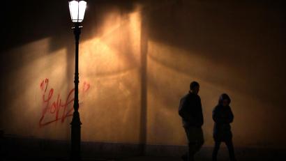 Symbolbild: Karl-Josef Hildenbrand
Eine unheimliche Begegnung hatte eine 36-Jährige nach ihrer Schicht auf dem Weg nach Hause.