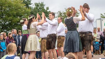 Archivbild: pml
Eindrücke von der Weißenbrunner Kirwa. Die Traditionsveranstaltung zieht alljährlich viele Gäste an.