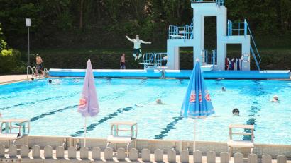 Bild: Jochen Neumann/exb
In einigen Tagen hat es sich im Freibad für diese Saison ausgesprungen.