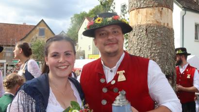 Bild: mfh
Das alte und neue Oberkirwapaar: Nadine Graf und Max Klose.