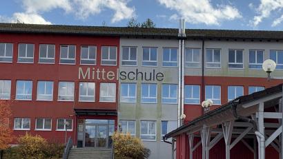 Bild: adj
Die Mittelschule wartet auf die neuen Schüler. Am Dienstag, 12. September, um 8 Uhr geht's los.