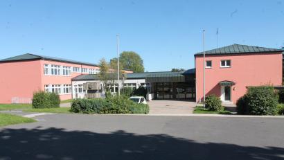 Bild: pi
Im Waidhauser Schulgebäude kehrt am Dienstag, 12. September, wieder Leben ein.