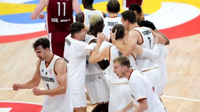 Bild: Matthias Stickel/dpa
Die deutschen Basketballer haben sich für die Olympischen Spiele 2024 in Paris qualifiziert.