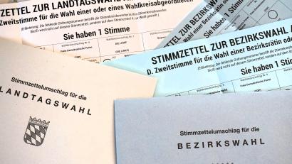 Bild: jut
Obacht geben beim blauen Stimmzettel: Im Stimmkreis Weiden wurden teilweise falsche Unterlagen für die Bezirkswahl ausgeteilt.