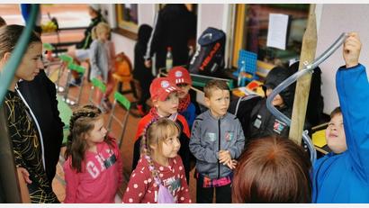 Bild: Thomas Grabinger
Das Spiel "Schlag die Erbse" kam bei den Kindern gut an.