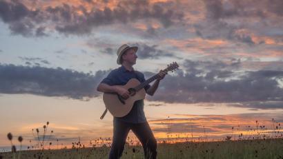 Bild: Wolfgang Ignatz/exb
Der Oberpfälzer Liedermacher Vilswanderer gibt ein Herbstkonzert in Vilseck.