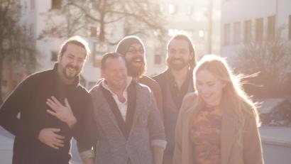 Bild: Lisa Seifert/exb
Für Freunde des Folk-Rock dürfte das Gastspiel von John Garner und seiner Band von Interesse sein.