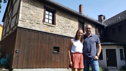 Bild: Benkhardt
Elisabeth und Sebastian Vogel eröffnen am Kindergartenweg in Falkenberg eine neue Zoiglstube. Die Wirtschaft wird aus zwei Stuben im Erdgeschoss des früheren Bauernhauses bestehen.