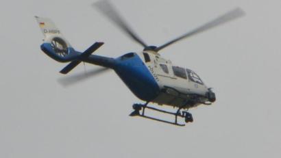 Symbolbild: dob
Auch ein Polizeihubschrauber war bei der Suchaktion im Einsatz.