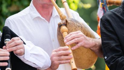 Symbolbild: Silas Stein/dpa
Bei der Luftklangmeile in Amberg ist diesmal erstmals auch eine Dudelsack-Kapelle dabei.