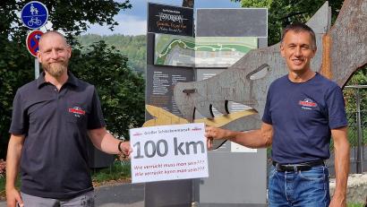 Bild: Christine Moser/exb
Andy Moser (links) und Christian Koch gehören zum Organisationsteam. Auf der Schanze beim Drachenpfad fällt am Samstag, 23. September, der Startschuss für den Großen Schlackenmarsch.