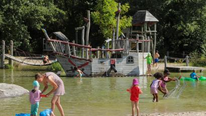 Bild: Wolfgang Steinbacher
20 Jahre Spielplatz-Patenschaft: Das muss gefeiert werden. Das Fest fand auf dem Piratenspielplatz statt.