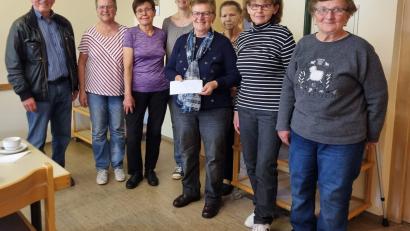 Bild: u
Nach mehrwöchiger Pause öffnet der Seniorentreff am 21. September wieder seine Pforten. V. l.: Seniorenbeauftragter Rudi Wild, Marianne Wild, Anni Regler, Seniorenbeauftrage Hildegard Gebhardt, Leiterin Maria Ott, Renate Ducksch, Hildegard Siegert und Maria Fruth.