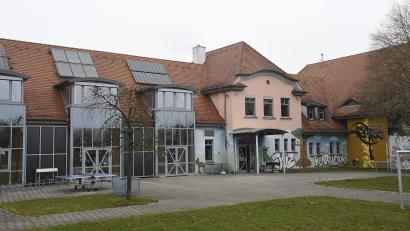 Bild: Petra Hartl
Im Jugendzentrum Altes Klärwerk in Amberg gibt es am Samstag, 23. September, einen Kleidertausch-Aktionstag.