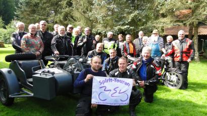 Bild: Huber/exb
Nach 13 Jahren gibt Pfarrer im Ruhestand Johannes Blohm (rechts außen) die Leitung bei den Spirittouren mit dem Motorrad ab.