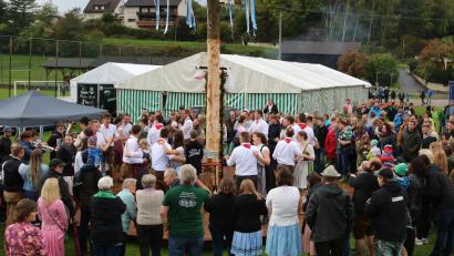 Archivbild: lei
Auf dem Sportplatz in Eschenfelden wird am Wochenende wieder ein Kirwabaum stehen.