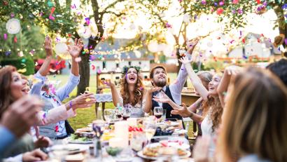 Bild: Adobe Stock
Richtig günstig – und charmant – ist eine Feier im eigenen Garten.