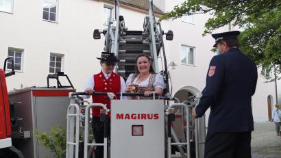 Bild: Walter Schlenk
Hier war das Brautpaar noch auf dem Boden, aber schon bereit zum Abheben.