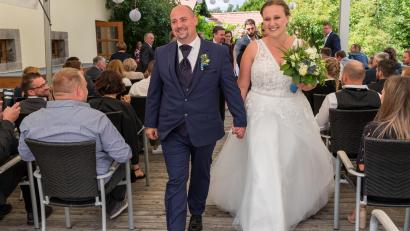 Bild: wms
Hochzeit feierten Florian Schwamberger aus Thanhausen und Tanja Scheck aus Störnstein im "Gasthof zur Post" in Bärnau.
