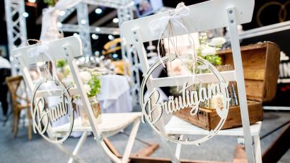 Symbolbild: Hauke-Christian Dittrich/dpa
Zahlreiche Anregungen gibt es bei der Hochzeitsmesse in Maxhütte-Haidhof.