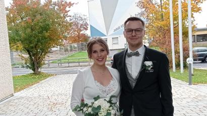 Bild: fpoz
Kerstin und Alexander Stefan haben in der neuen Kirche Sankt Sebastian geheiratet.