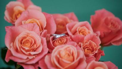 Symbolbild: Annette Riedl/dpa
Im Februar dieses Jahres gibt es gleich mehrere Tage, die sich für ein besonderes Hochzeitsdatum eignen, darunter die Schnapszahl-Daten, also der 2.2.22 und 22.2.22.