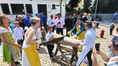 Bild: whü
Sabine Bock und Peter Lauterbach mussten bei ihrer Hochzeit so einiges an Aufgaben lösen.