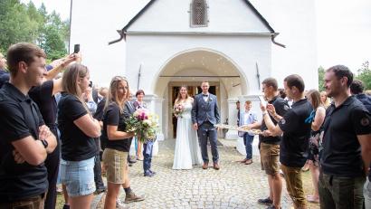 Bild: Fotostudio "Fotogen" Sandra Dobmeier/exb
Christoph Zimmet und Sabine Gürtler sind jetzt ein Ehepaar.