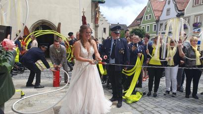 Bild: kaz
Peter und Julia Kreuzer gaben sich in der Stadtpfarrkirche das Jawort.