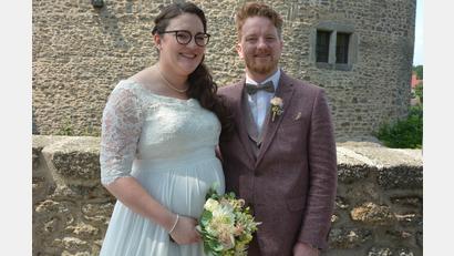 Bild: jr
Auf Burg Falkenberg haben Michaela Fick und Christoph Richter standesamtlich geheiratet.