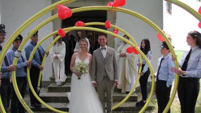 Bild: kro
Ramona und Andreas Schiml beim Verlassen der Jakobus-Kirche in Marchaney.