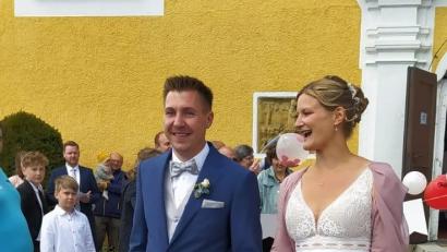 Bild: soj
In der Pfarrkirche Sankt Ägidius gaben sich Sabine und Benedikt Hoffmann das Jawort.